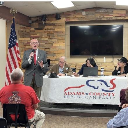 Craig Sullivan speaking to the room at the Adams County Republican Party meeting